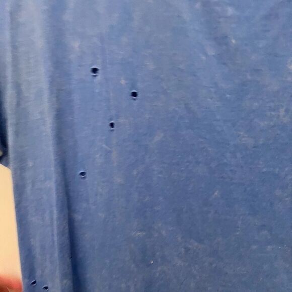 Forever 21 blue short sleeve distressed T-shirt - Picture 3 of 4